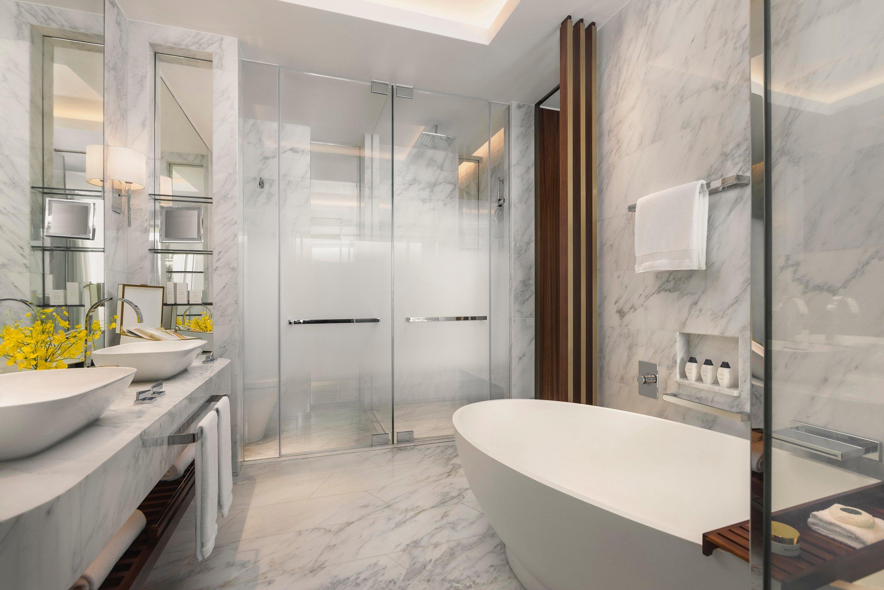 2 Bed Interconnecting Sky Terrace Suite Bathroom 1 Palm View